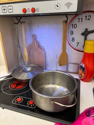 Cocinita de juguete de madera