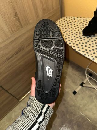 Jordan 4 Retro Black Cat.