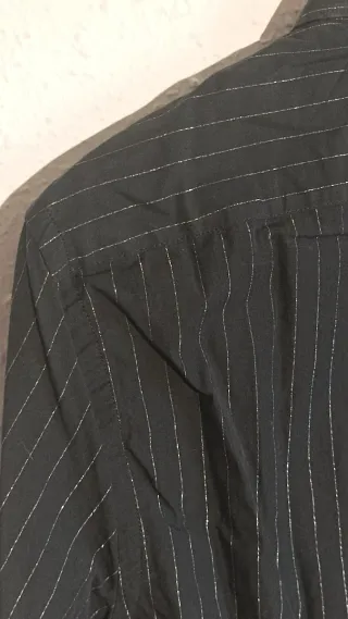 Camisa Zara Rayas Finas plateadas y Negra