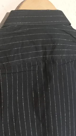 Camisa Zara Rayas Finas plateadas y Negra
