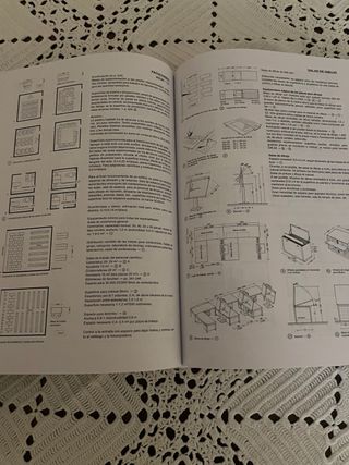 Neufert. Arte de proyectar en arquitectura (Spa...