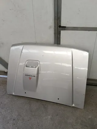 Capot Mitsubishi Montero V20 2.8