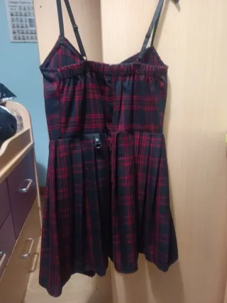 Vestido corto cuadros rojo y negro