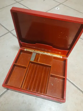 Caja antigua música/puros/tabaco