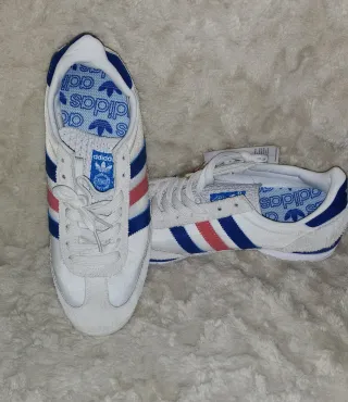 Zapatillas Adidas Blancas y Azules