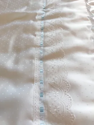 Regalo ideal: delicado juego de cuna