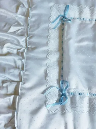 Regalo ideal: delicado juego de cuna