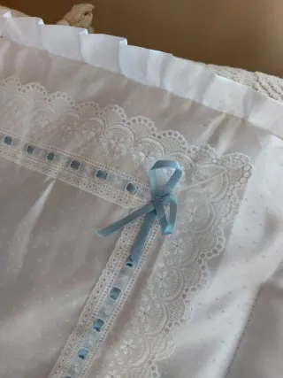 Regalo ideal: delicado juego de cuna