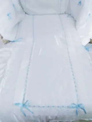 Regalo ideal: delicado juego de cuna