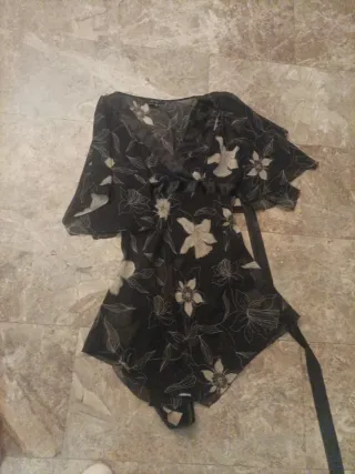 Vestido Zara semitransparente floral