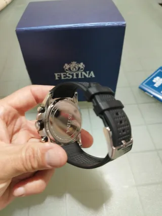Reloj Festina Cronógrafo Negro y Plateado. Nuevo.