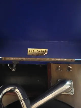 Gramola antigua con discos de pizarra