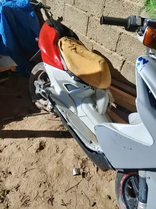 Yamaha Aerox dada de baja y otra en piezas 2 aerox