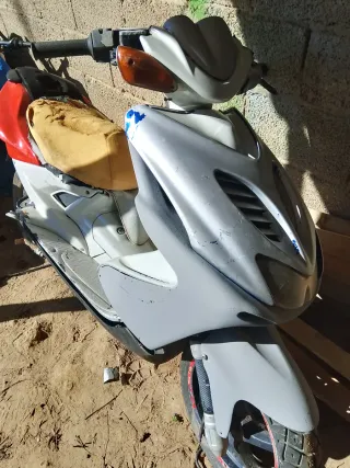Yamaha Aerox dada de baja y otra en piezas 2 aerox