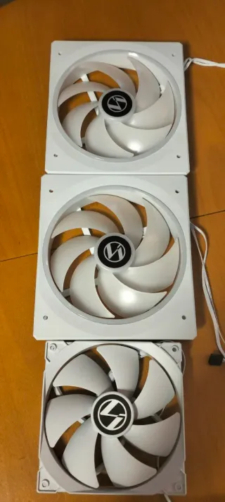 Ventiladores PC Lian Li Blancos