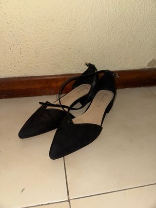 Tacones negros punta fina talla 39