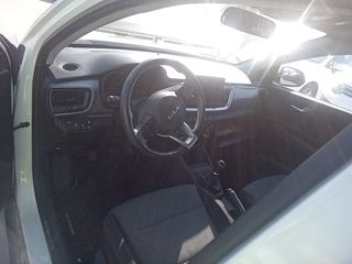 Kia Stonic   1.2 DPi 62kW (84CV) Concept