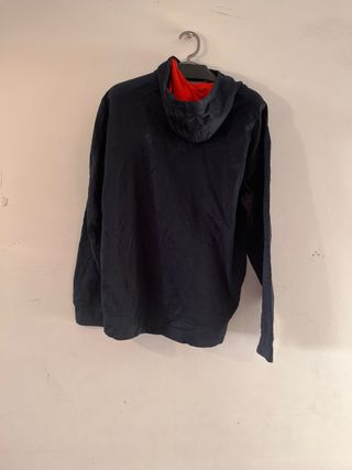 Sudadera Nike con cremallera y capucha