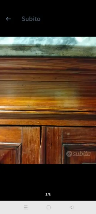 Mobile antico con piedini a cipolla