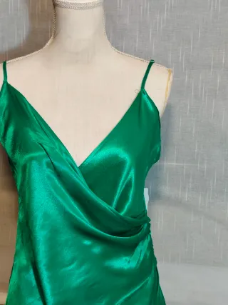 Vestido largo verde tirantes escote cruzado NUEVO