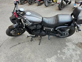 Moto custom V-Cruise 125cc