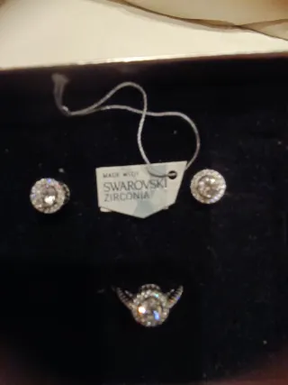 Conjunto Anillo y Pendientes Swarovski