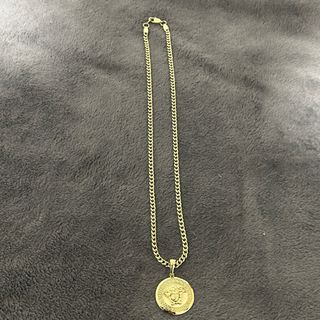 Cadena Cubana y Colgante Medusa Oro Laminado