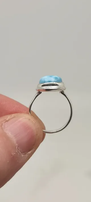 Anillo de plata y Larimar.