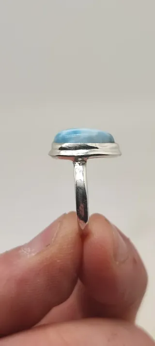 Anillo de plata y Larimar.