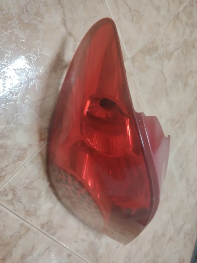 Faro Trasero Izquierdo Peugeot 207