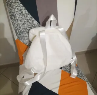 Zainetto Hello Kitty bianco peloso