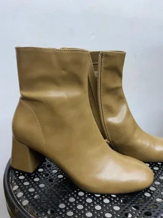 Botines beige/marrón talla 36 sin estrenar
