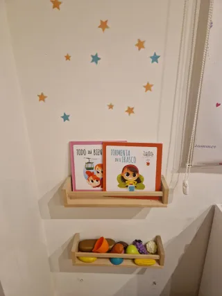 Estante de madera Ikea. Precio por unidad.