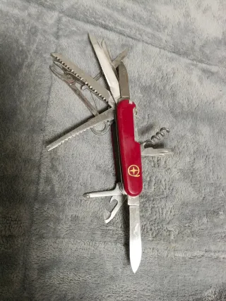 Navaja Multiusos 14 Herramientas Roja