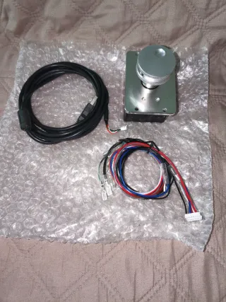 Botón de consola metálico