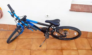 Bicicleta BTWIN Rockrider Blu