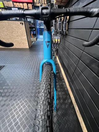 Giant Revolt Advanced 3 Talla M gravel.