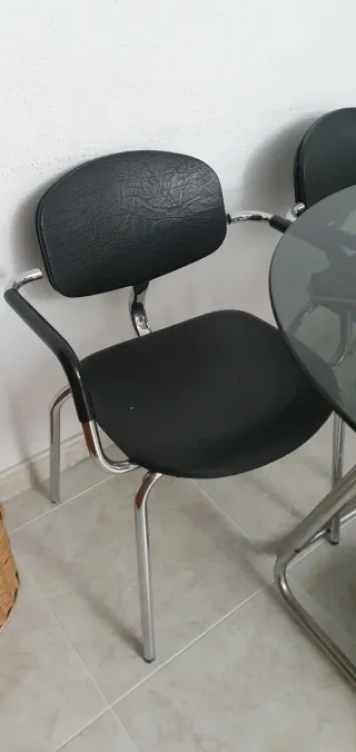 Mesa comedor o reuniones de cristal y metal