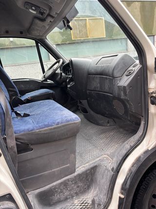 furgon iveco 6 plazas