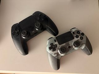 PS4 (PlayStation 4) + 2 Joysticks + 3 Juegos