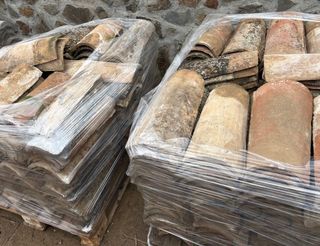 Teja árabe rústica curva