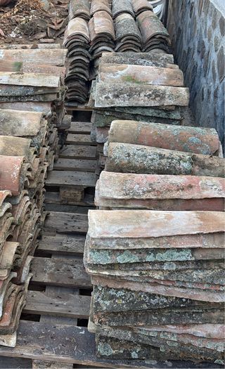 Teja árabe rústica curva