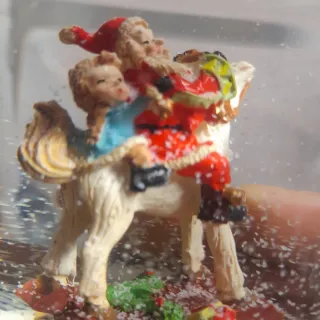 Palla di vetro decorativa natalizia