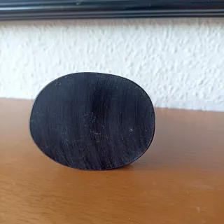 Virgen tallada en piedra negra