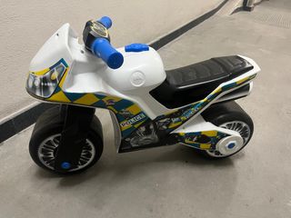 Moto de policía para niñ@s
