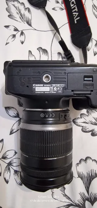 Cámara Canon EOS 600D + Lente 18-200mm IS