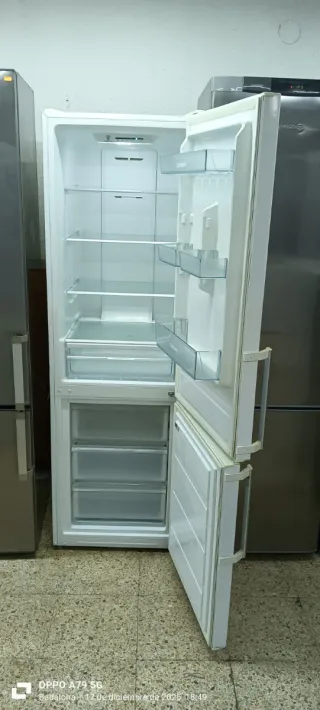 Nevera Combi Blanca Corberó No Frost energía A+