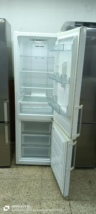 Nevera Combi Blanca Corberó No Frost energía A+
