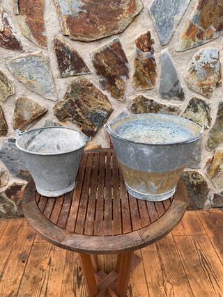 Cubo antiguo de pozo