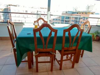 Mesa comedor y 6 sillas florales